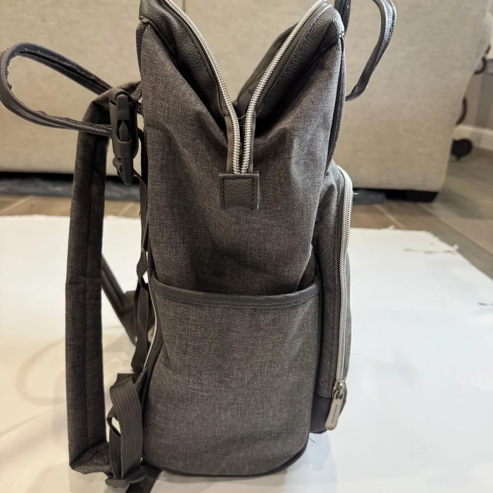 Bananafish Diaper Bag Backpack Women OS Grey‎ Good Wide Frame Multi Pocket